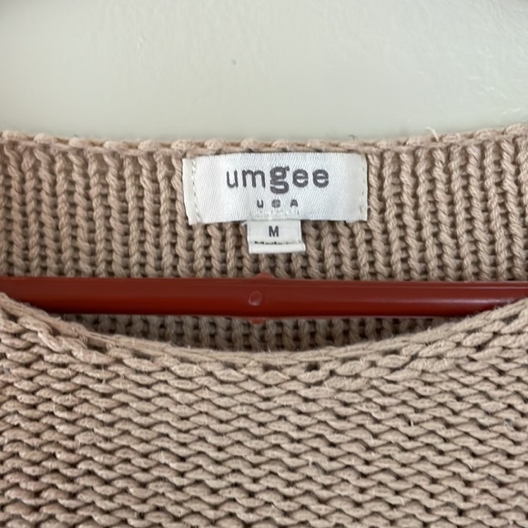UMGEE oversized sweater - size medium - Picture 3 of 5